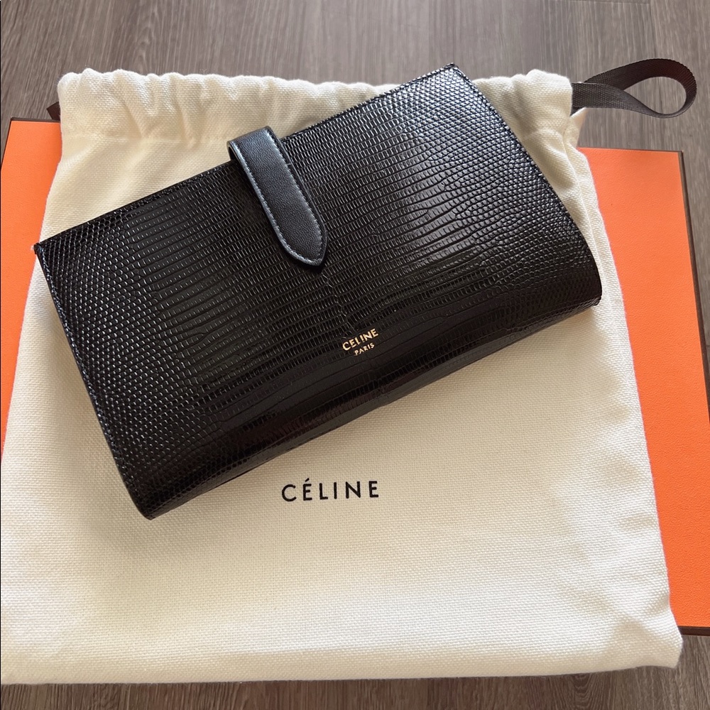 AUTH LARGE STRAP WALLET IN LIZARD
BLACK